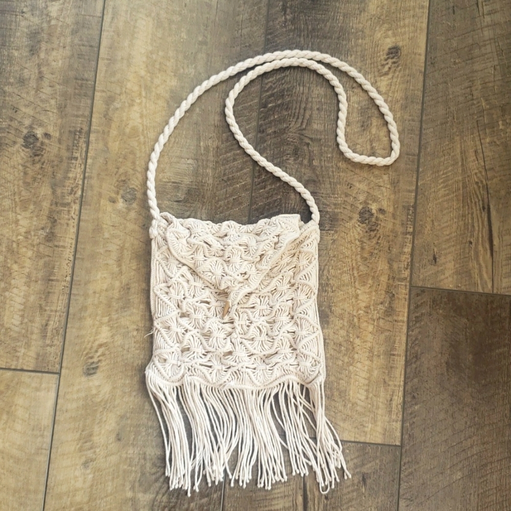 American Eagle macrame crochet crossbody shoulder bag